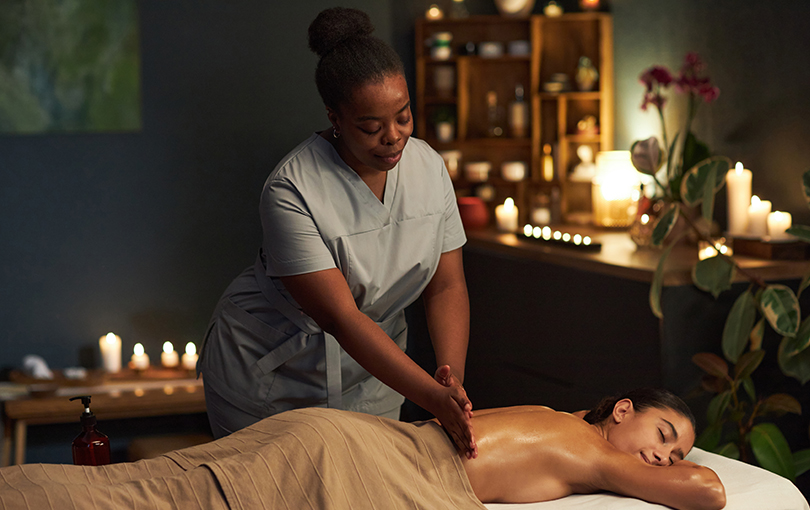 Massagem relaxante em Itajaí: desvende os benefícios para a saúde física e mental