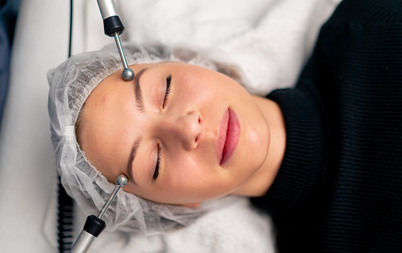 Rejuvenescimento facial em Itajaí: como tratar a pele após o peeling químico?